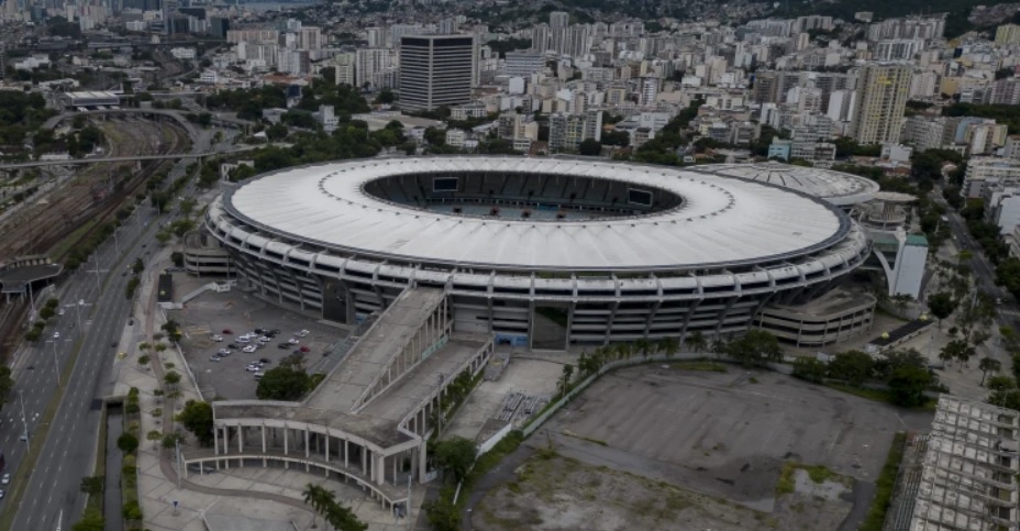 Κατεβάζει... ρολά το διάσημο στάδιο του Μαρακανά στη Βραζιλία